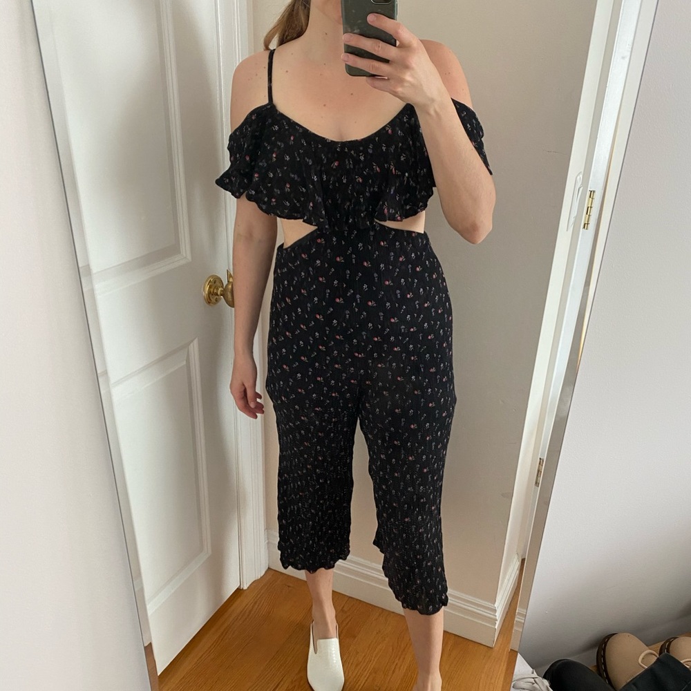 Urban Outfitters black floral jumper 🌸